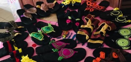 female footwares made by knitting